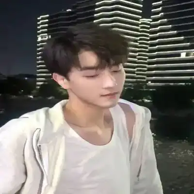 邱荻晨