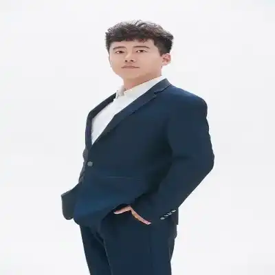 屈露霁